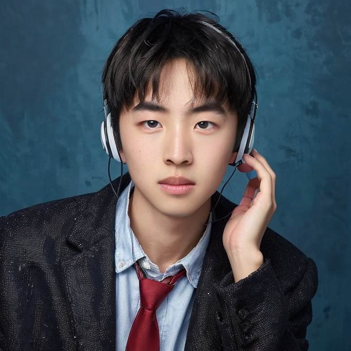 Kangrui Cen